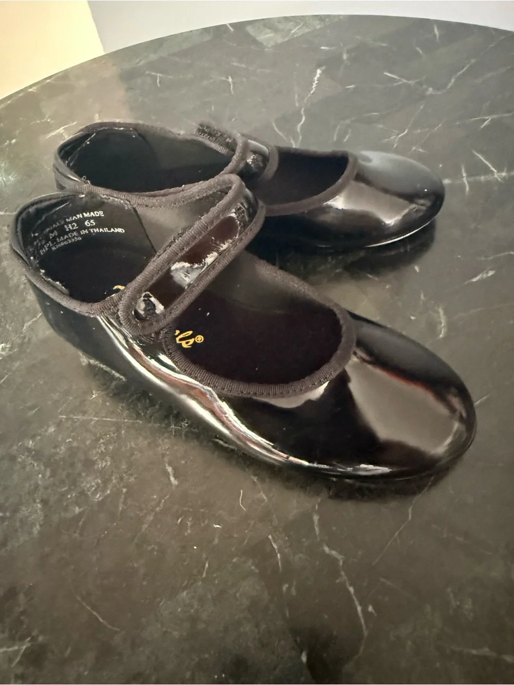 Theatricals girls Black Patent Mary Jane Strap Tap Dance Shoes 7 1/2